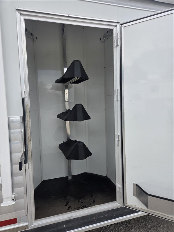 Trailer Photo 8