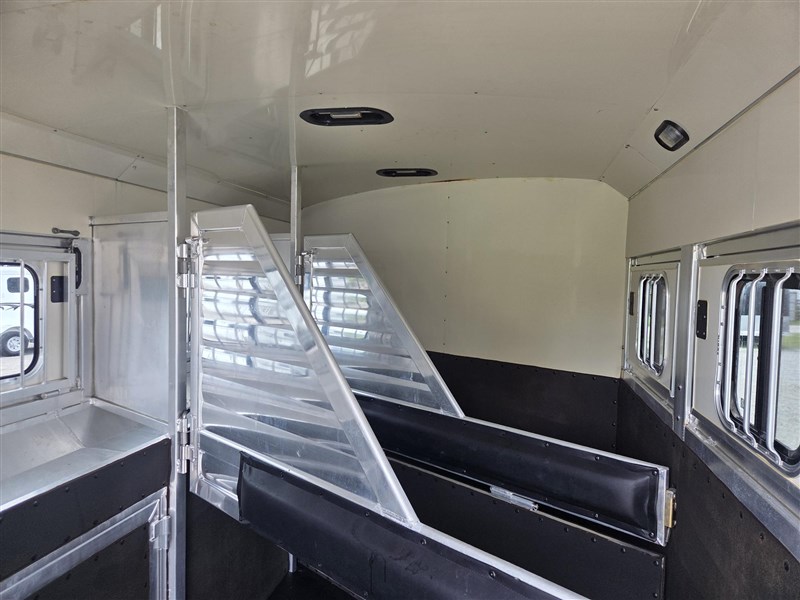 Trailer Photo 6