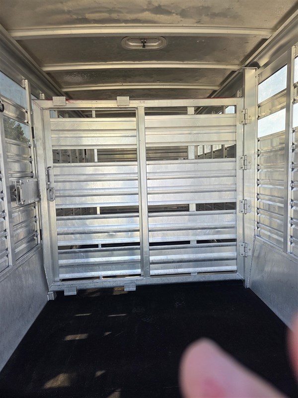 Trailer Photo 7