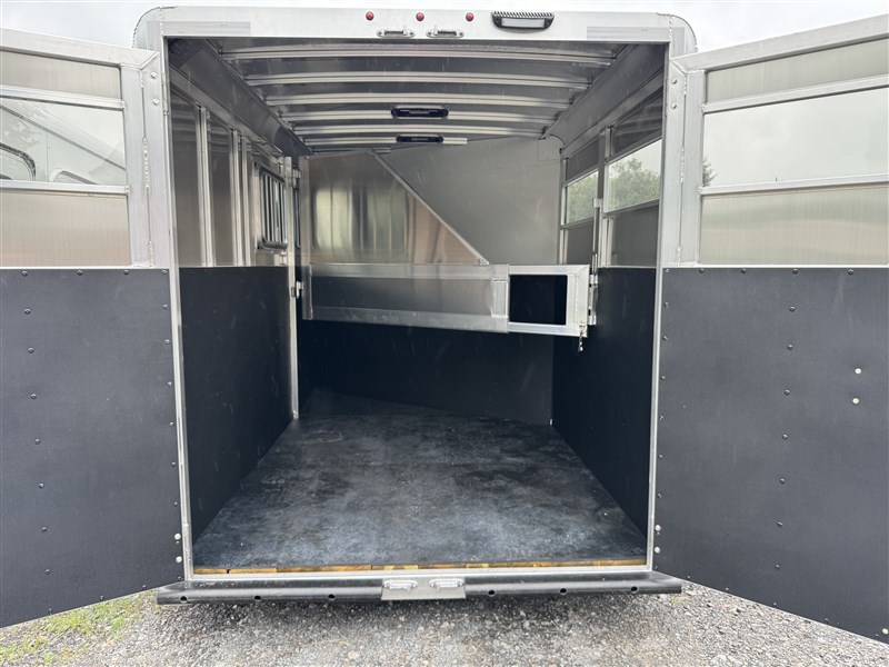 Trailer Photo 4