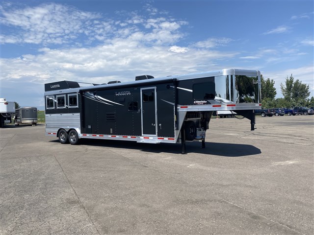 2022 Lakota Charger C8313SR