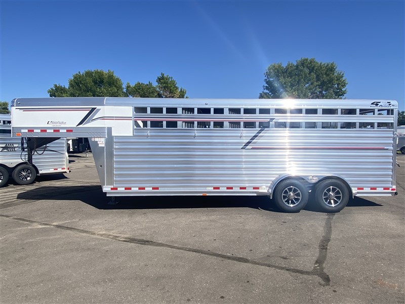 2023 4 Star 22' 4 Horse Stock Combo