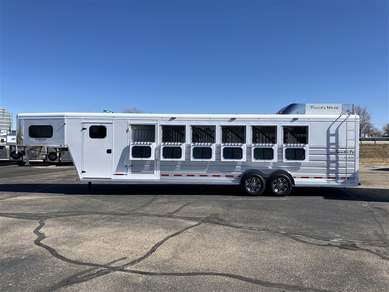 2026 Trails West 6 horse santa fe w/ super tack