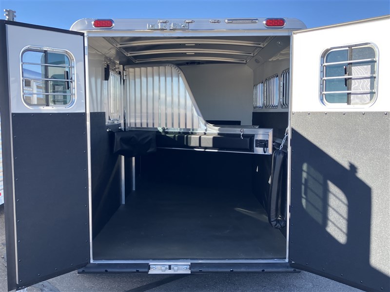 Trailer Photo 11