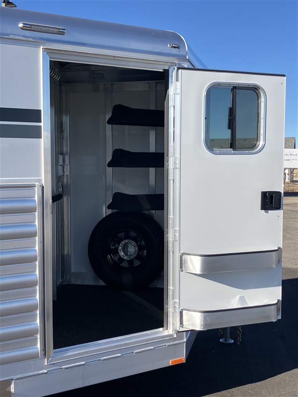 Trailer Photo 7