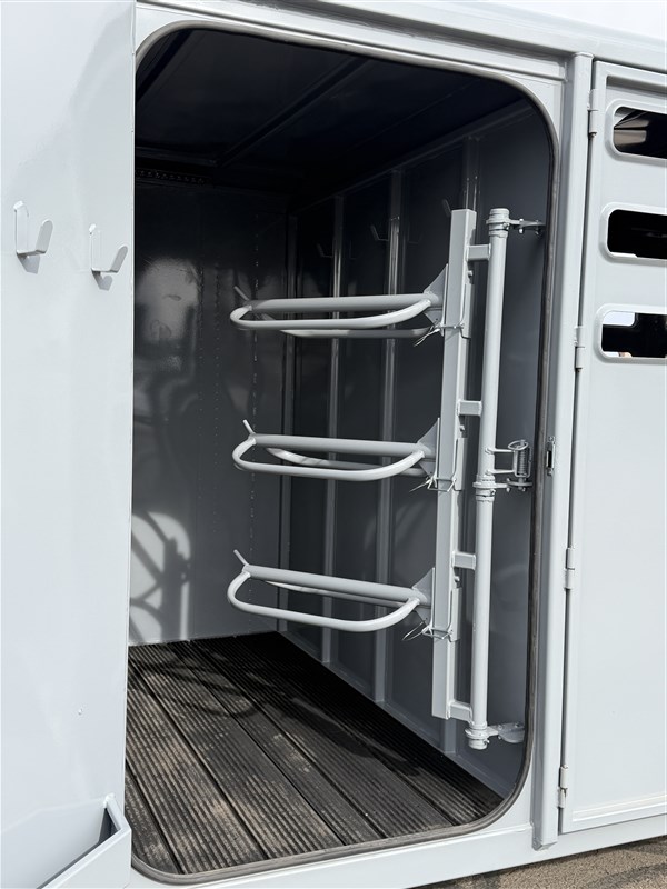 Trailer Photo 12