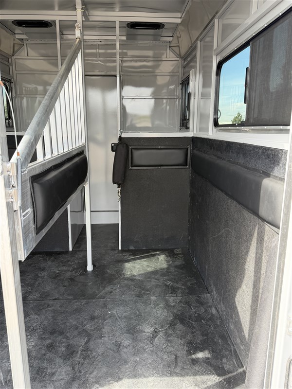 Trailer Photo 7