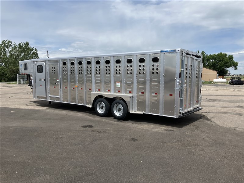 2027 Merritt 28' lariat stock combo