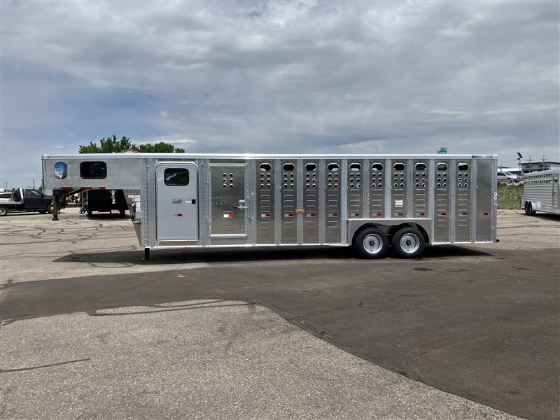 2027 Merritt 28' lariat stock combo