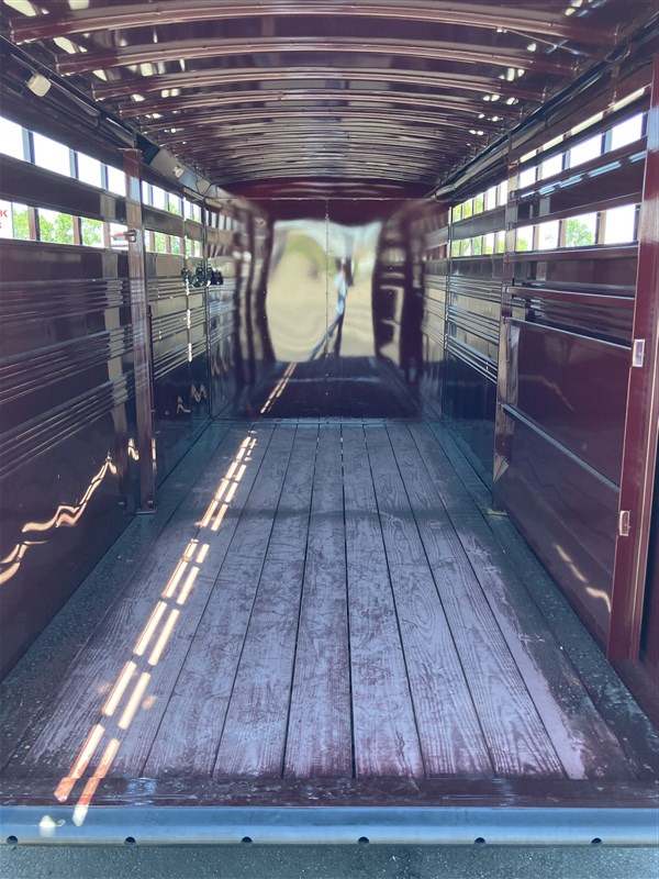 Trailer Photo 9