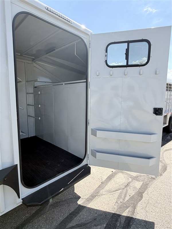Trailer Photo 12