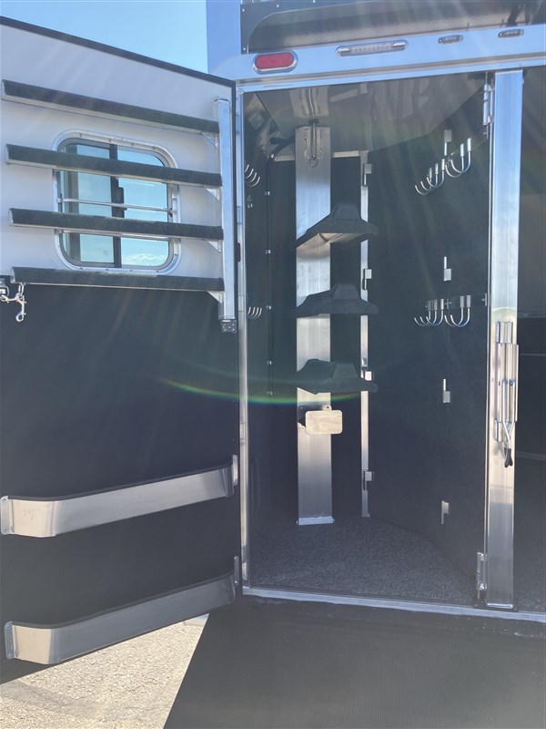 Trailer Photo 11