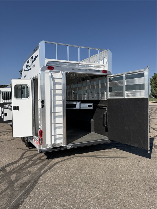 Trailer Photo 14