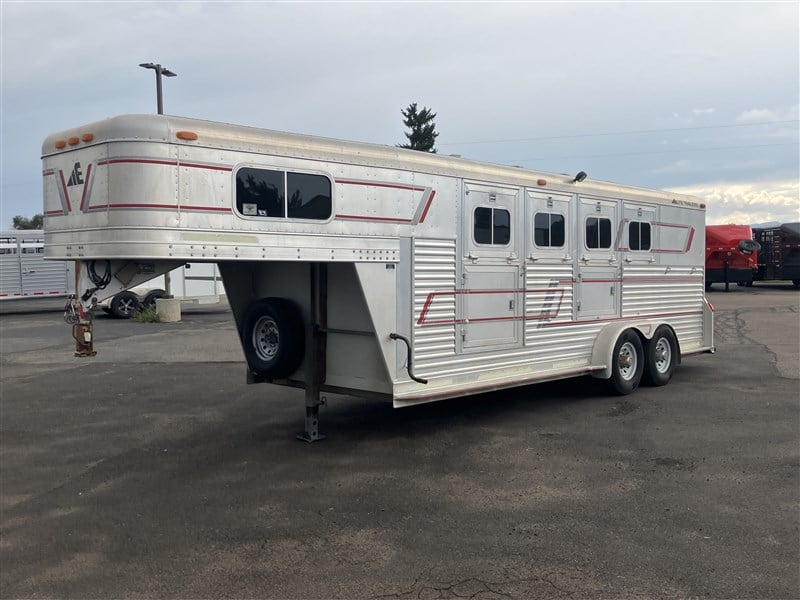 Trailer Photo 1
