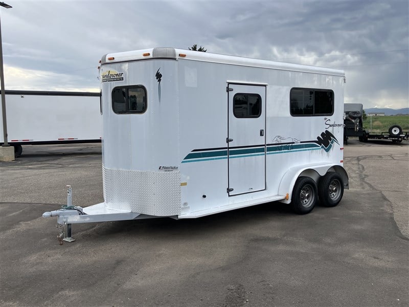 1998 Sundowner 2 Horse Straight Load 7'6" tall 