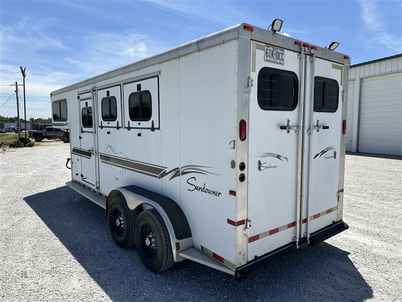 2000 Sundowner 6'6" wide x 17' 3 horse trailer