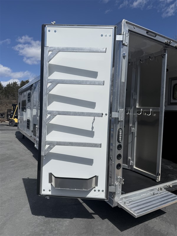Trailer Photo 26
