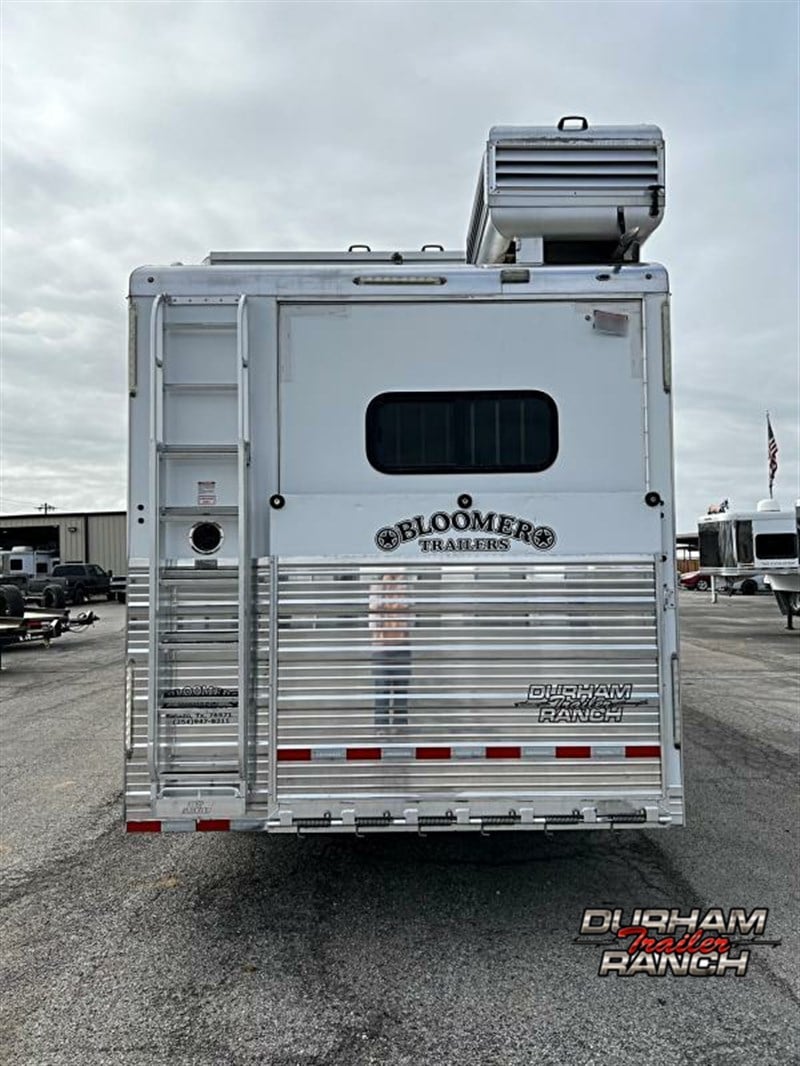 2019 Bloomer 4h, 20'sw, side load trailer with slide out