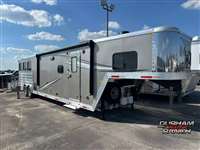 2023 3 horse Merhow 3H, 16'9"SW, Living Quarters with Slide Out