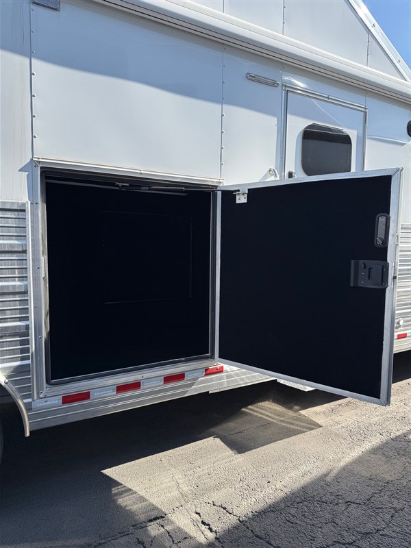 Trailer Photo 9