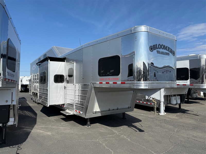 2025 Bloomer 4h, 21'3"sw, outlaw conversion lq with dual slide