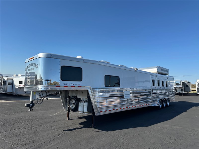 2014 Bloomer 4h, 18'sw, outlaw conversion living quarters