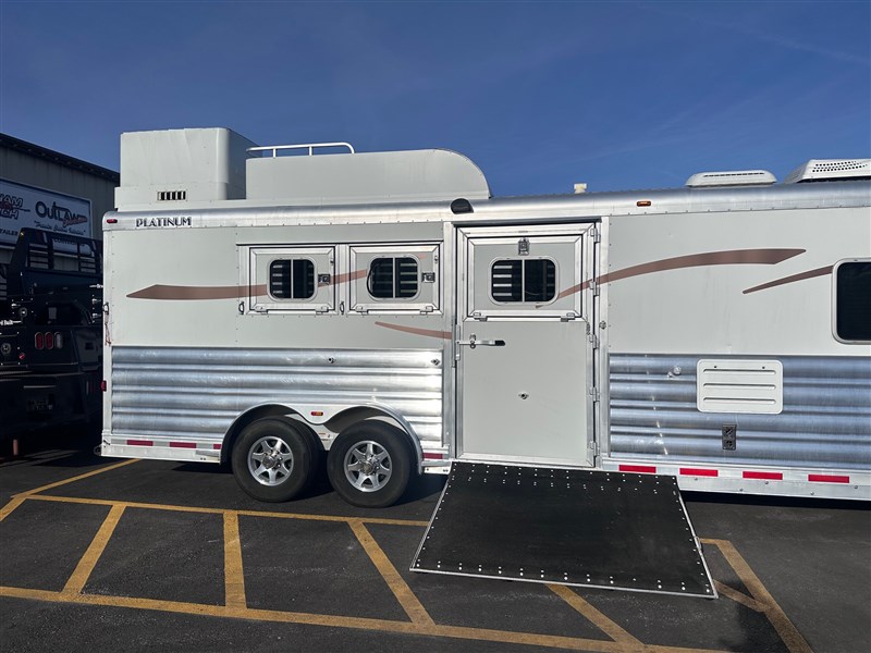 2024 Platinum Coach 3h, 10'4 sw, proline xp living quarters