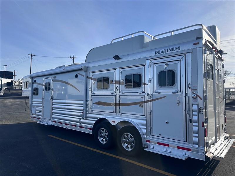 2024 Platinum Coach 3h, 10'4 sw, proline xp living quarters