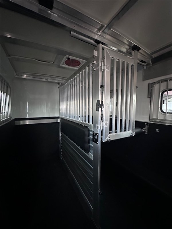 Trailer Photo 14
