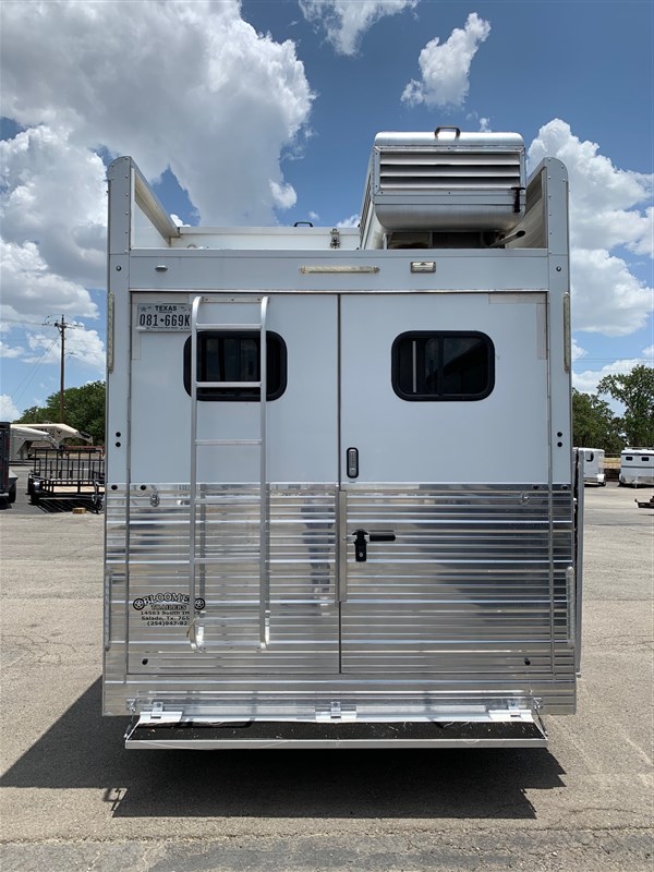 2018 Bloomer 4h, 14'sw, trail boss lq with slide out