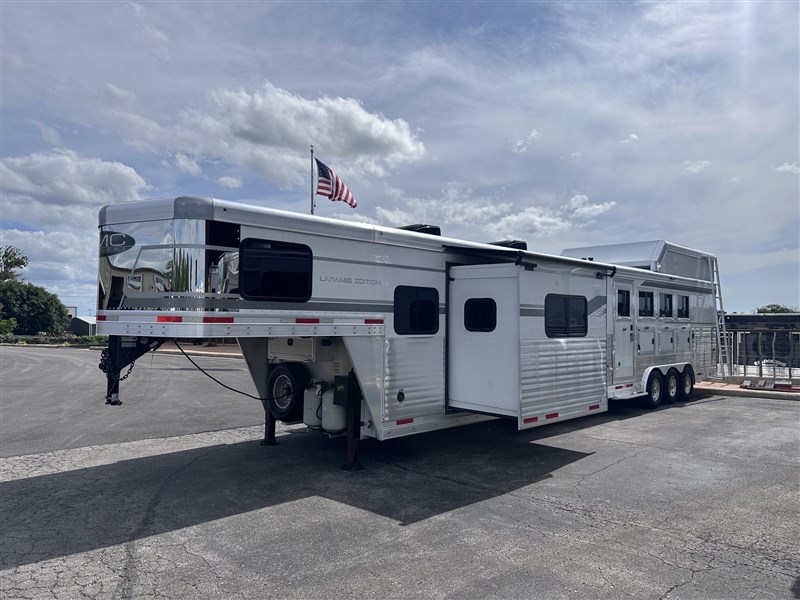 2020 smc 4h, 19'sw, laramie edition lq with slide out