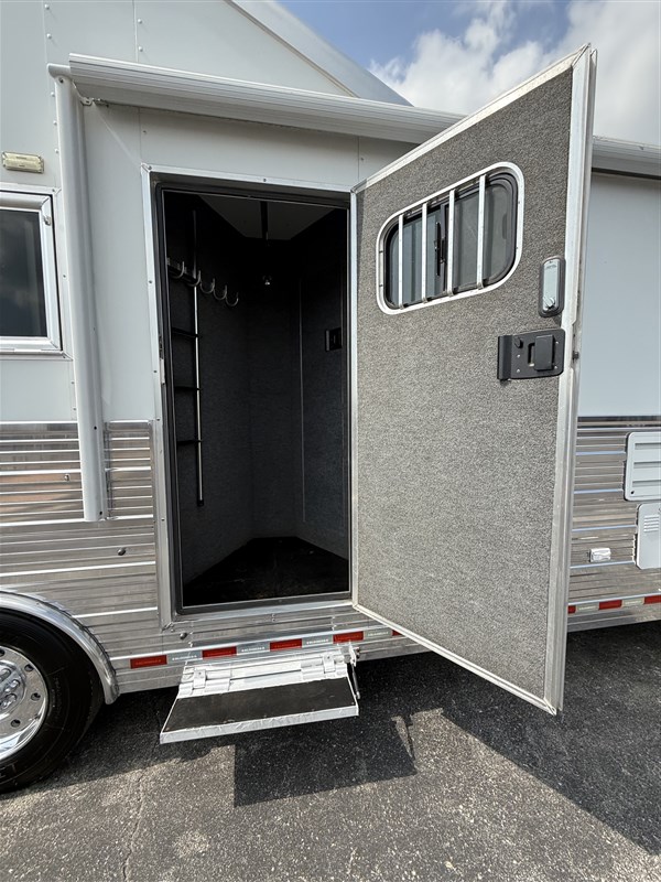 Trailer Photo 4