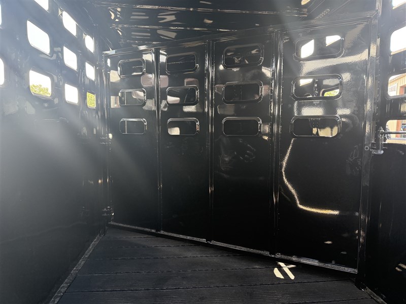 Trailer Photo 5