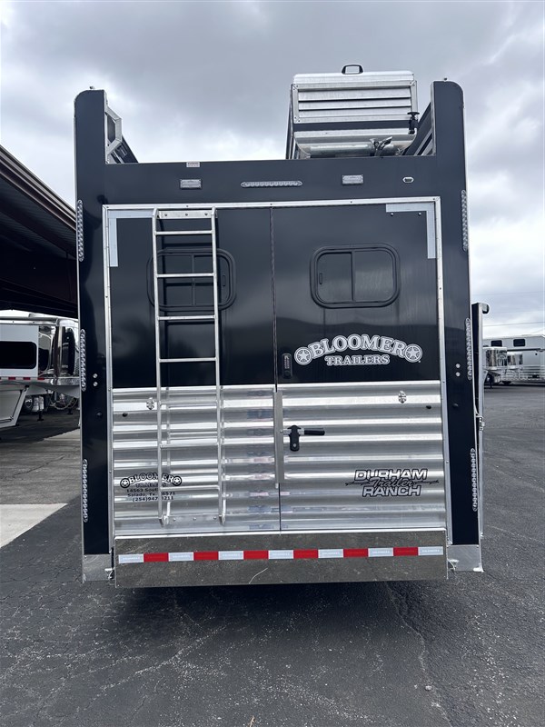 Trailer Photo 3