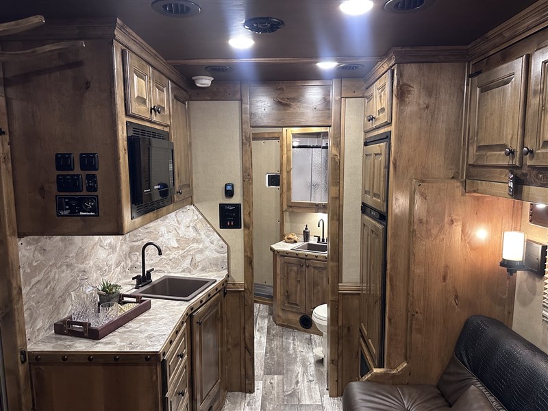 Trailer Photo 19