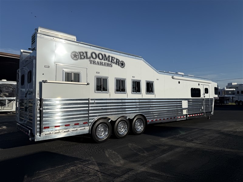 Trailer Photo 3