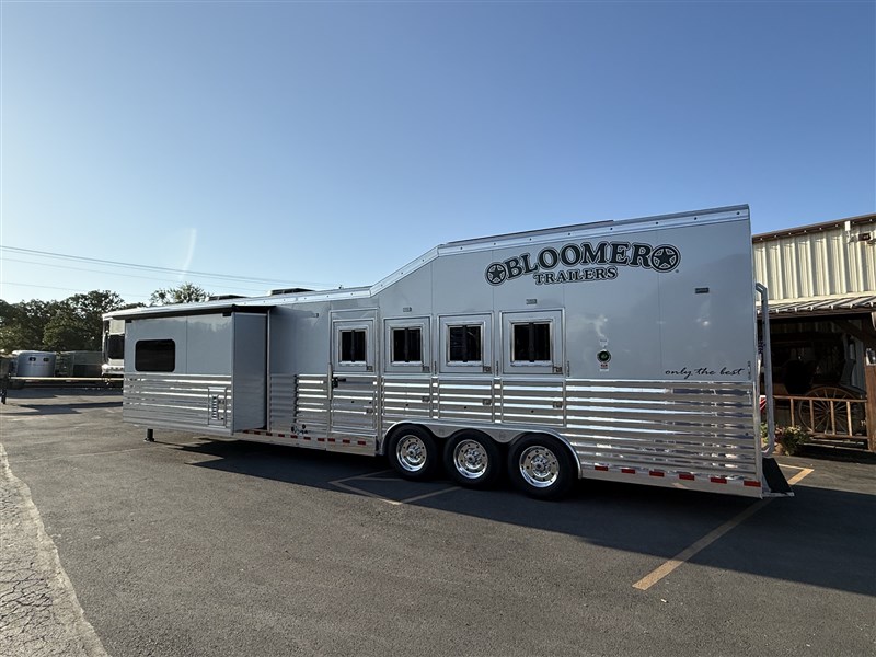 Trailer Photo 13