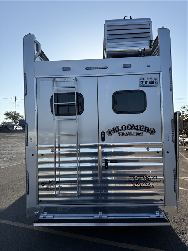 Trailer Photo 4