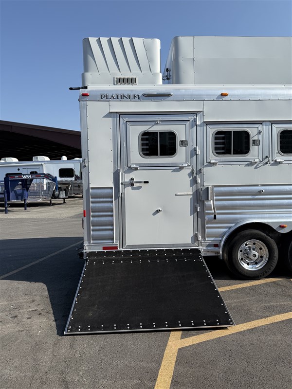 Trailer Photo 10