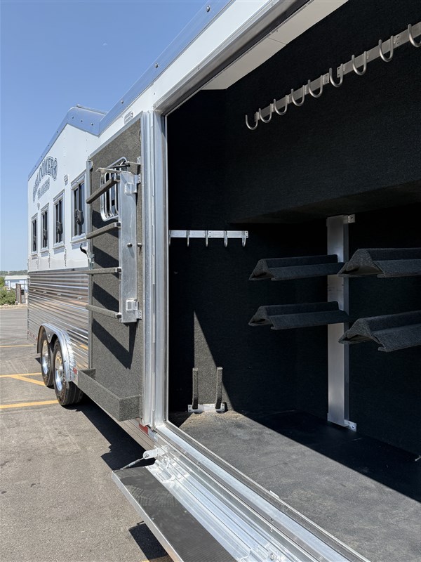 Trailer Photo 11