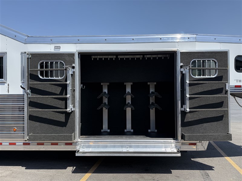Trailer Photo 9