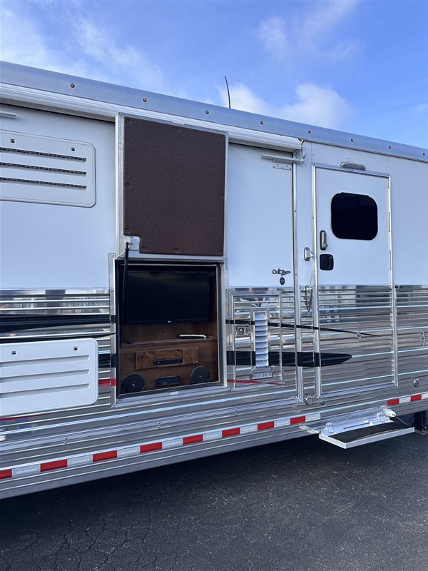 Trailer Photo 13