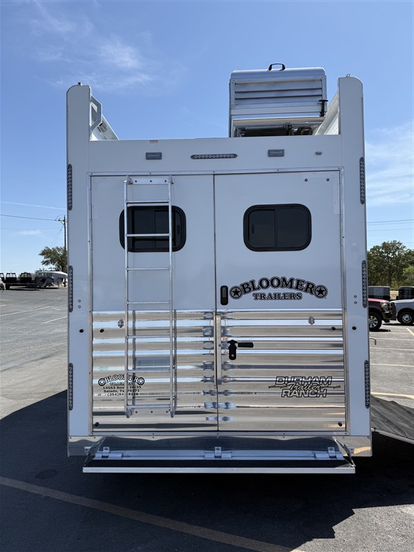 Trailer Photo 9