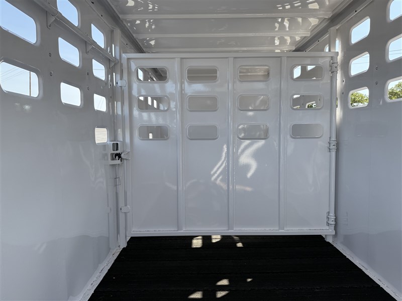 Trailer Photo 4