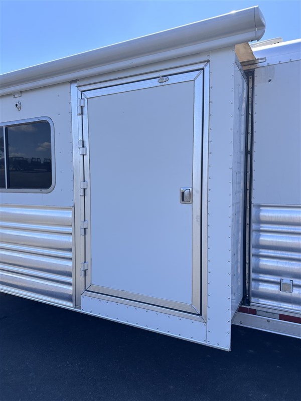 Trailer Photo 20
