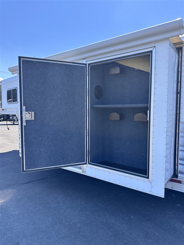 Trailer Photo 19