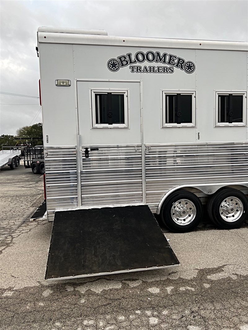 Trailer Photo 3