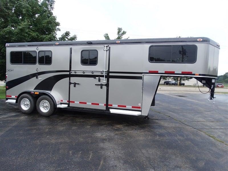 2023 Equispirit 2 horse gn with dress and side ramp