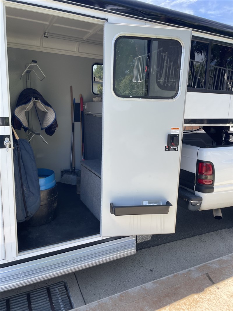 2021 Equispirit 2 horse gooseneck w/ dressing room xl