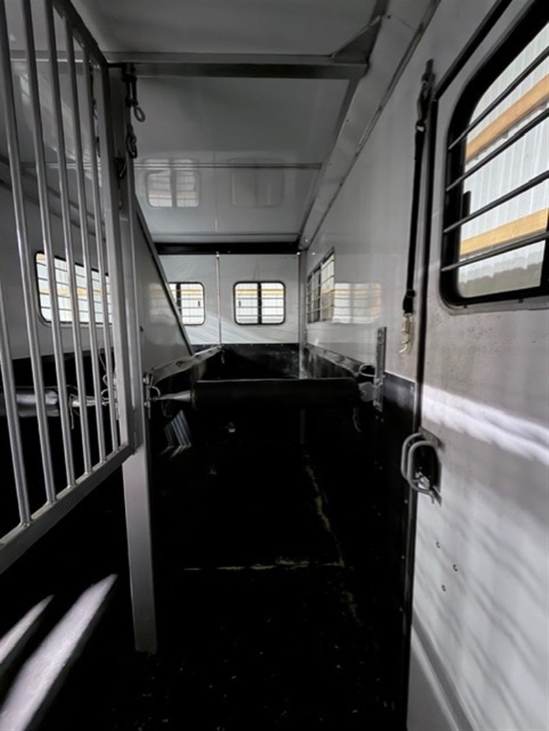 Trailer Photo 22